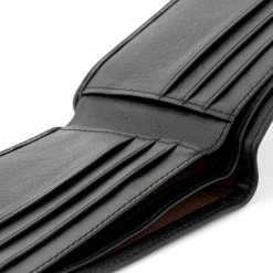 Collin Rowe Portefeuille Le Classique en cuir noir 8 Collin Rowe Portefeuille Le Classique en cuir noir -Portefeuilles Soldes 2 3 115 scaled