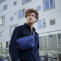 Lazy Bear Sac banane pliable bleu Lannie - Édition Limitée -Portefeuilles Soldes 20238 1 square scaled