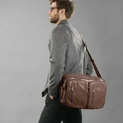 Delton Bags Sac en cuir marron foncé multifonction Aztec -Portefeuilles Soldes dark brown aztec multi leather bag 1 scaled