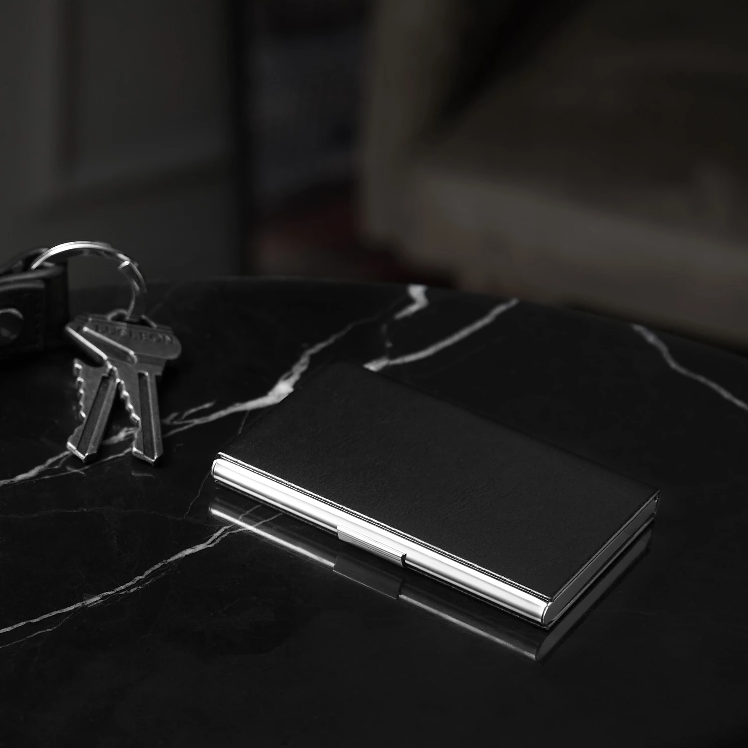 Fort Tempus Porte-cartes de crédit métal et cuir noir 5 Fort Tempus Porte-cartes de crédit métal et cuir noir – Image 5