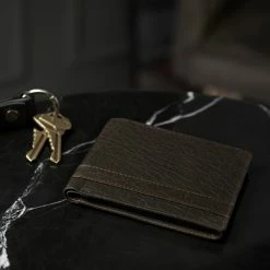 Lucleon Portefeuille Montreal luxe en cuir vert olive RFID -Portefeuilles Soldes rst megashoot wall 1 14012 2 scaled