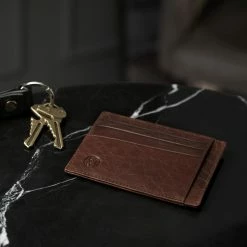 Lucleon Porte-cartes Montreal en cuir marron foncé RFID -Portefeuilles Soldes rst megashoot wall 1 14037 scaled