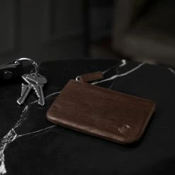 Lucleon Bourse anti RFID Montreal en cuir marron 8 Lucleon Bourse anti RFID Montreal en cuir marron -Portefeuilles Soldes rst megashoot wall 1 14267 scaled