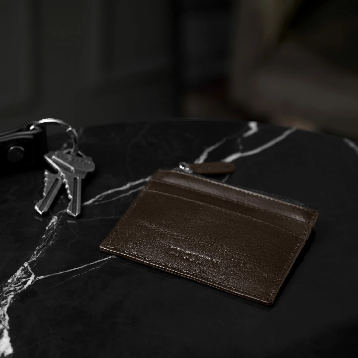 Lucleon Porte-cartes Multi Zip marron avec protection RFID 4 Lucleon Porte-cartes Multi Zip marron avec protection RFID – Image 4