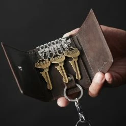 Lucleon Porte-clés Montréal en cuir marron à protection RFID -Portefeuilles Soldes rst megashoot wallet 14023 2 scaled