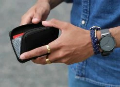 Lucleon Porte-cartes en cuir noir California -Portefeuilles Soldes sort california l derkortholder 1 scaled